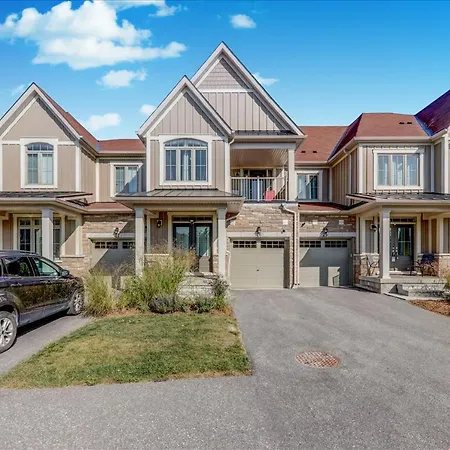Executive Town Home-Mountain View-Historic Snowbridge Village, Walking Distance To The Resort Collingwood Exterior photo