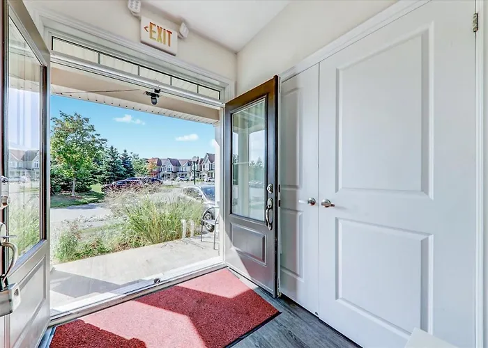 Executive Town Home-Mountain View-Historic Snowbridge Village, Walking Distance To The Resort