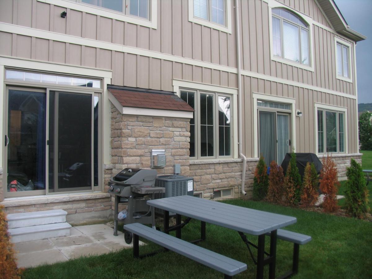 Executive Town Home-mountain View-historic Snowbridge Village, Walking Distance To The Holiday home