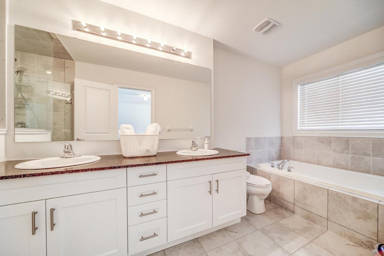Executive Town Home-mountain View-historic Snowbridge Village, Walking Distance To The Holiday home